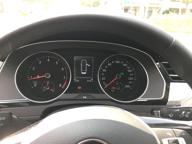 Soi chi tiết Volkswagen Passat 2018 giá 1,4 tỷ đồng: Đối thủ Toyota Camry